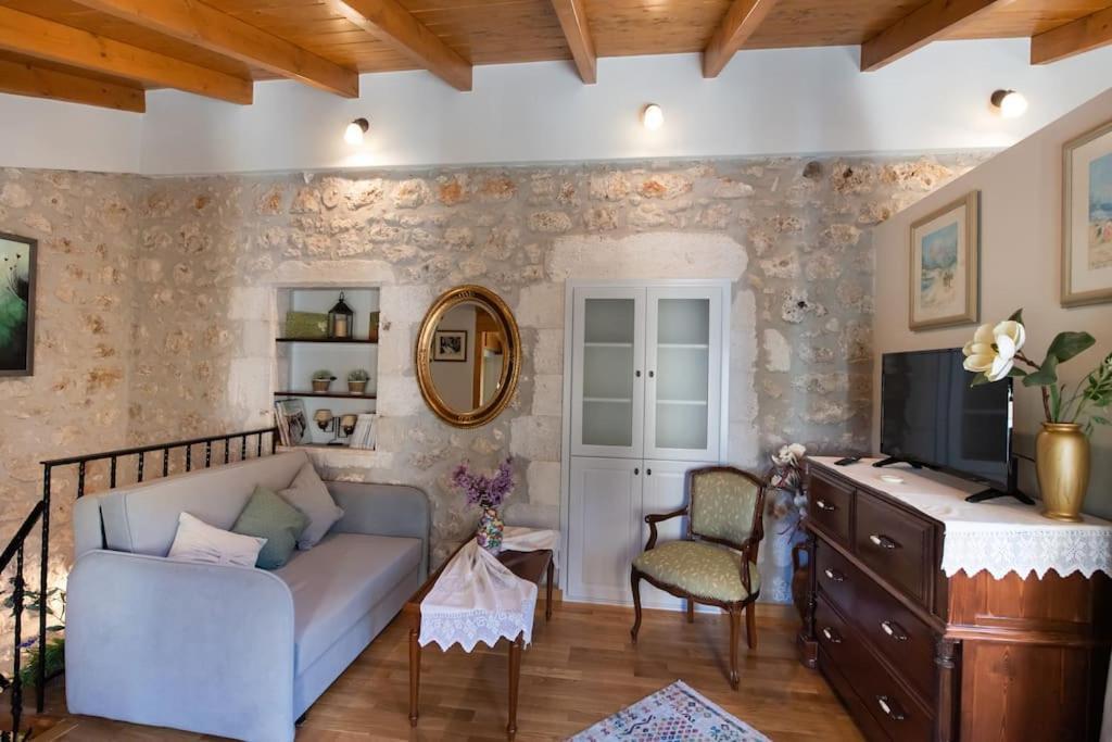 La Casa Di Bella A Tradional Stone House With Barbecue Vila Kariá Exterior foto