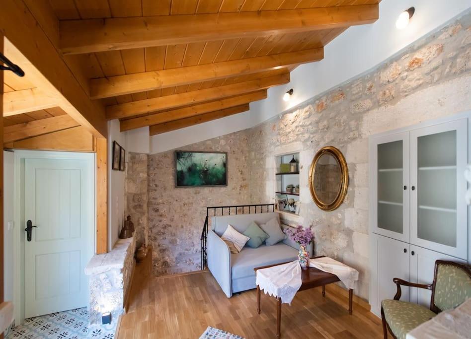 La Casa Di Bella A Tradional Stone House With Barbecue Vila Kariá Exterior foto