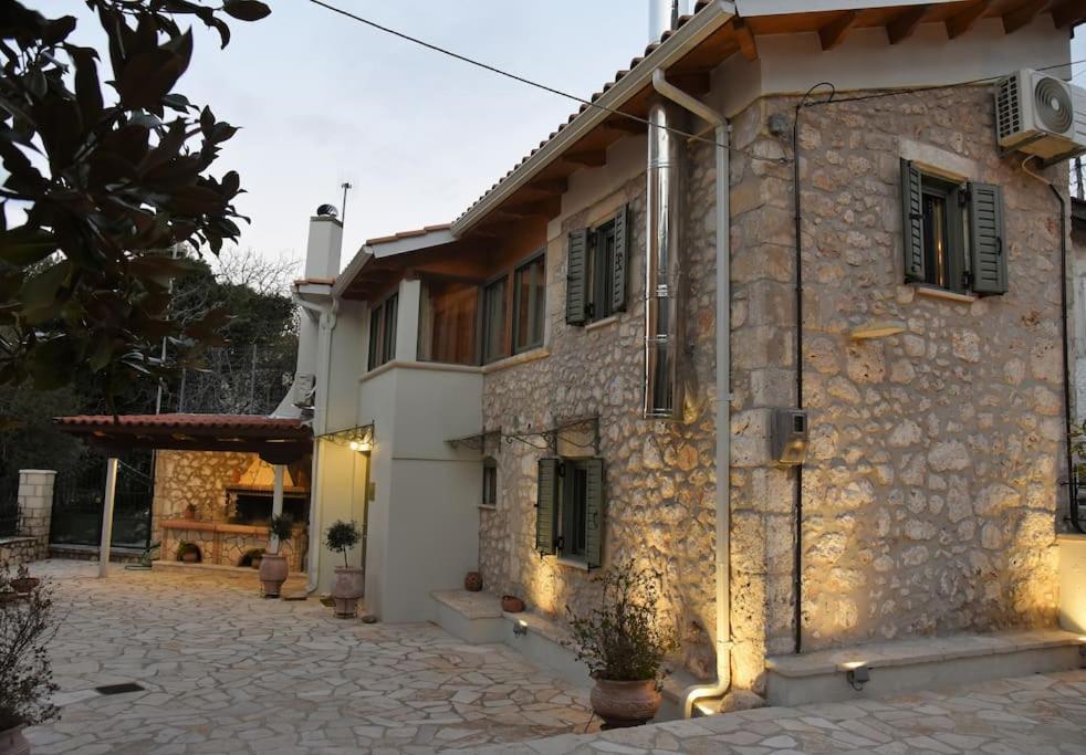 La Casa Di Bella A Tradional Stone House With Barbecue Vila Kariá Exterior foto