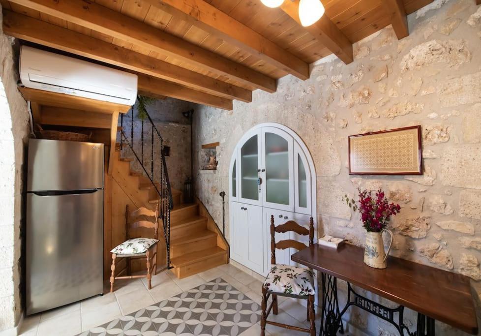 La Casa Di Bella A Tradional Stone House With Barbecue Vila Kariá Exterior foto