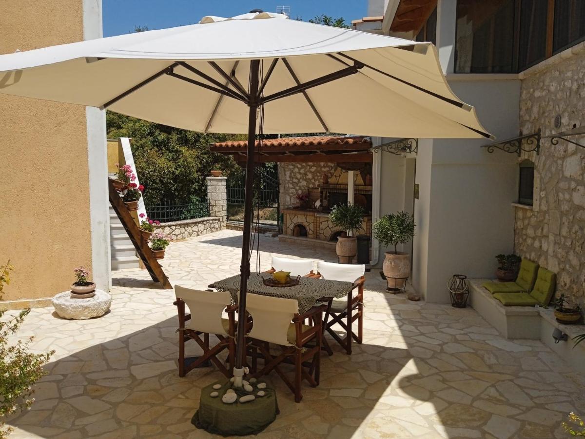 La Casa Di Bella A Tradional Stone House With Barbecue Vila Kariá Exterior foto