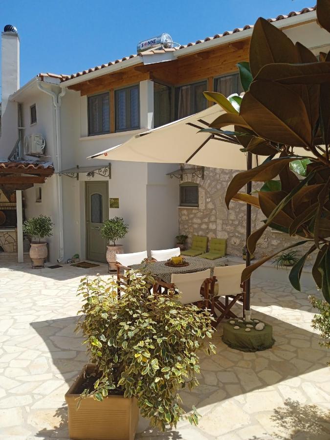 La Casa Di Bella A Tradional Stone House With Barbecue Vila Kariá Exterior foto