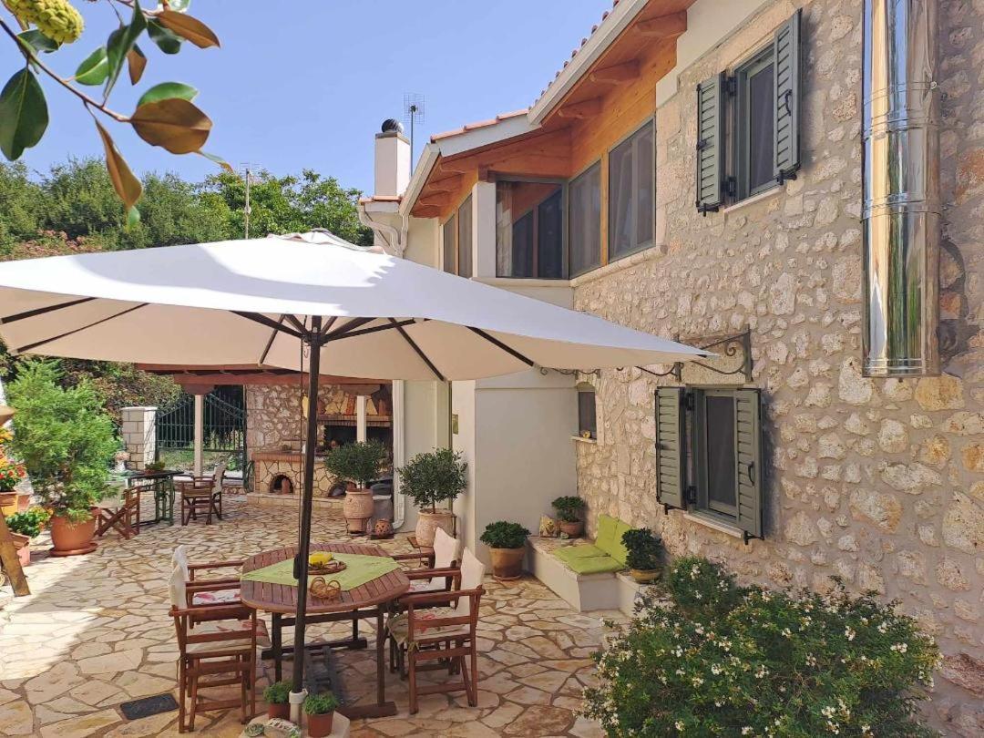 La Casa Di Bella A Tradional Stone House With Barbecue Vila Kariá Exterior foto