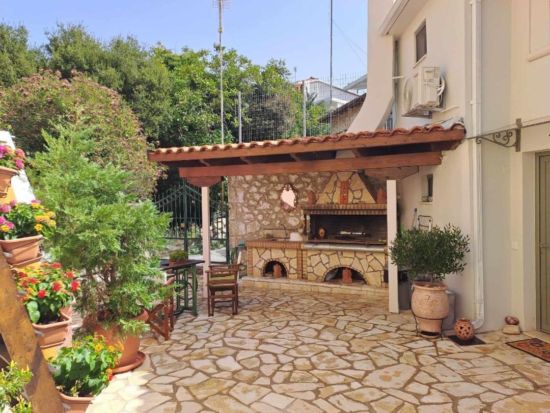 La Casa Di Bella A Tradional Stone House With Barbecue Vila Kariá Exterior foto
