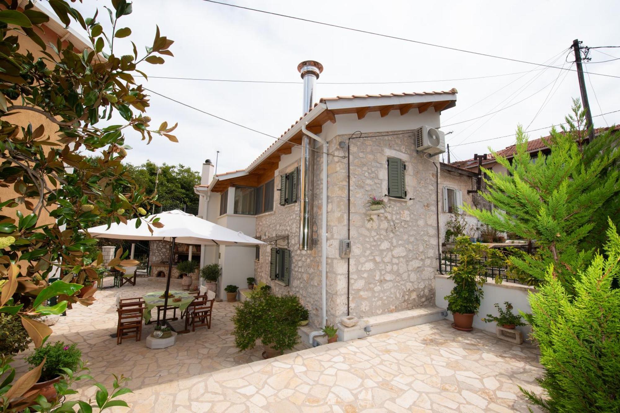 La Casa Di Bella A Tradional Stone House With Barbecue Vila Kariá Exterior foto