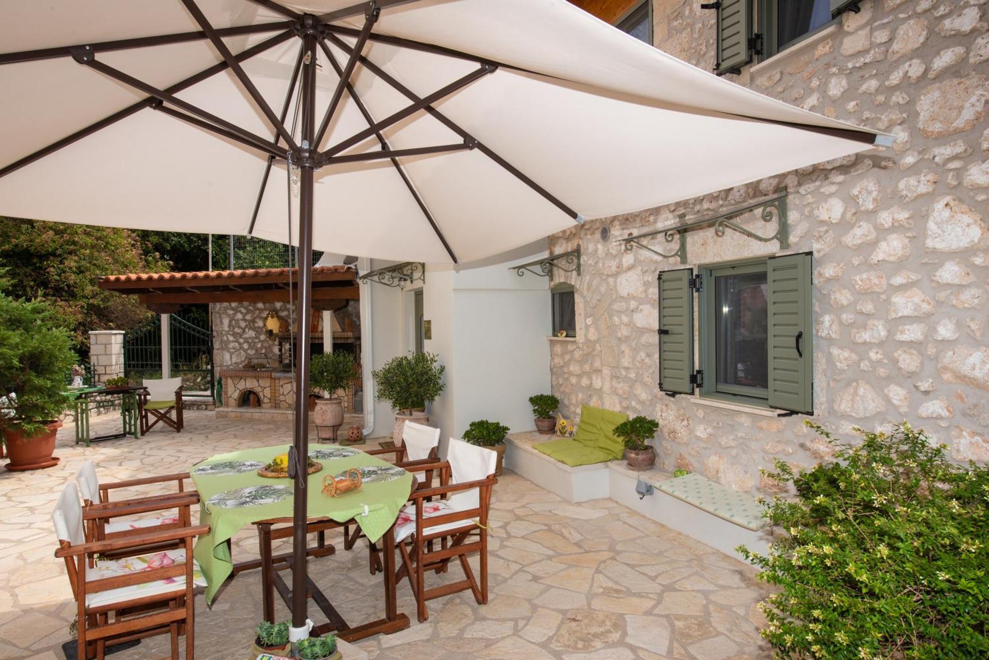 La Casa Di Bella A Tradional Stone House With Barbecue Vila Kariá Exterior foto