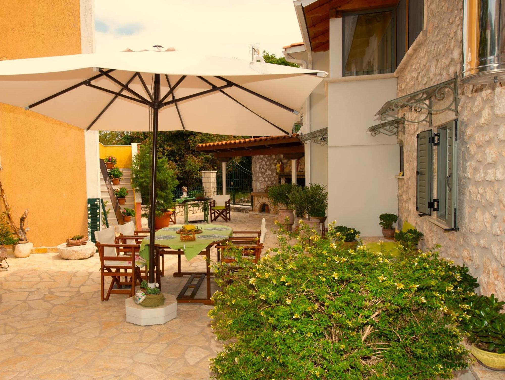 La Casa Di Bella A Tradional Stone House With Barbecue Vila Kariá Exterior foto